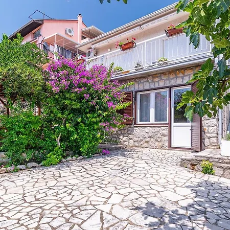 Apartment By The Sea - 21501 *